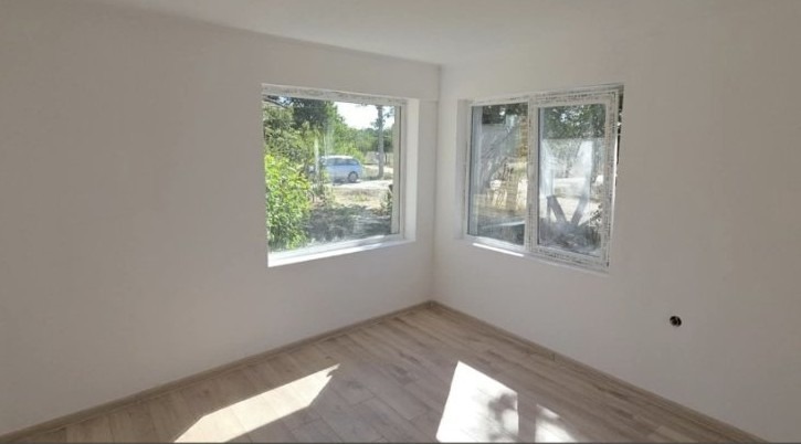 Продава КЪЩА, с. Червенци, област Варна, снимка 7 - Къщи - 56128002