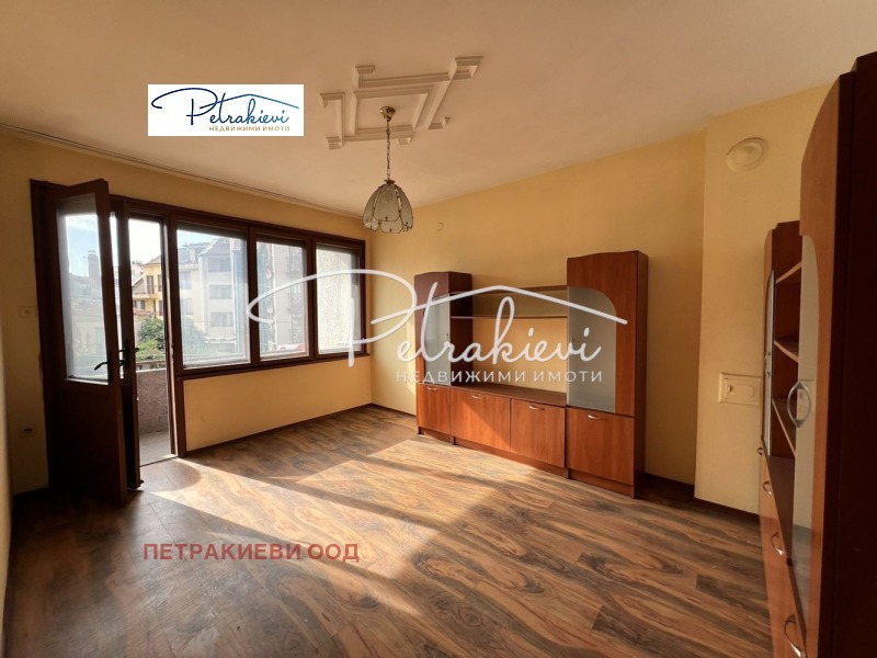 Продава 3-СТАЕН в град Бургас, Център - 76 кв.м / 260 000 € » 508 515.80 лв., ПЕТРАКИЕВИ ООД