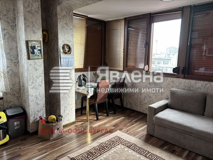 Продава 2-СТАЕН, гр. Бургас, Изгрев, снимка 2 - Апартаменти - 56121974