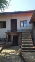 Продава КЪЩА, гр. Велико Търново, Света гора, снимка 2 - Къщи - 45632192