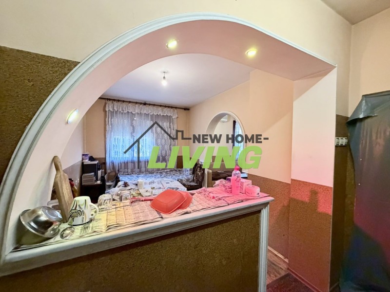 Продава ЕТАЖ ОТ КЪЩА, гр. Пловдив, Гагарин, снимка 5 - Етаж от къща - 53206902