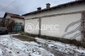 Casa Yardzhilovtsi, región Pernik 3