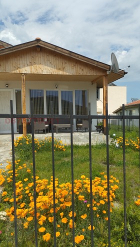 КЪЩА, 144 m2