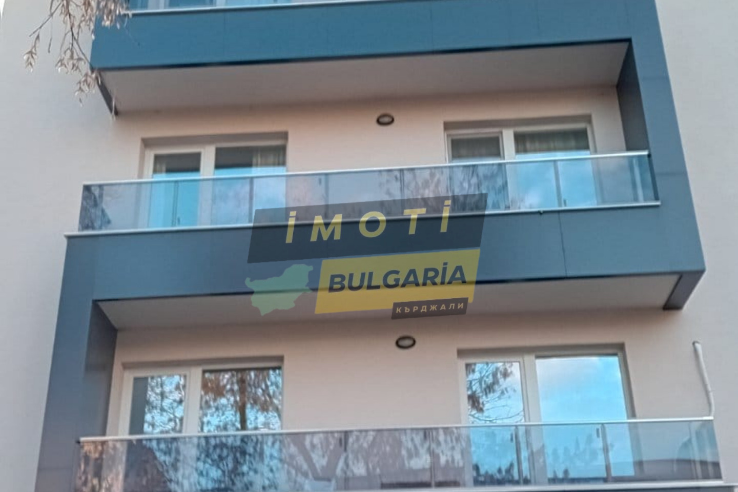 Продава 3-СТАЕН, гр. Кърджали, Център