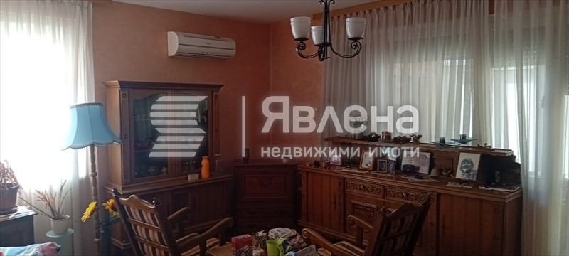 Продава 3-СТАЕН, гр. Благоевград, Вароша