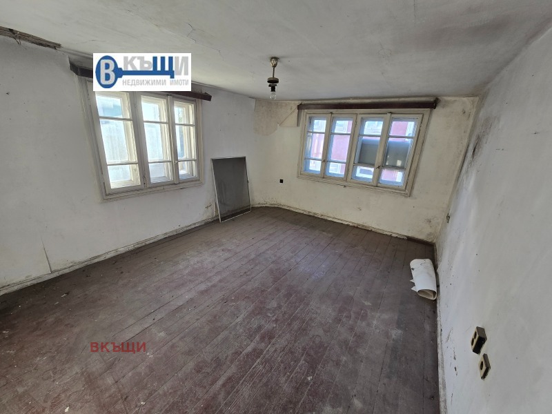 Продава 3-СТАЕН, гр. Велико Търново, Център, снимка 2 - Апартаменти - 52221792