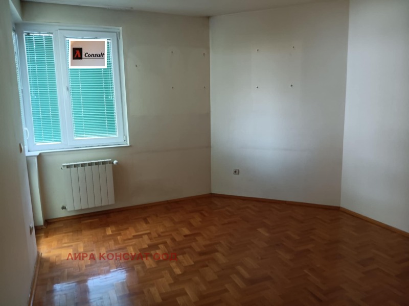 Till salu  2 sovrum Sofia , Strelbistje , 121 kvm | 74565722 - bild [10]