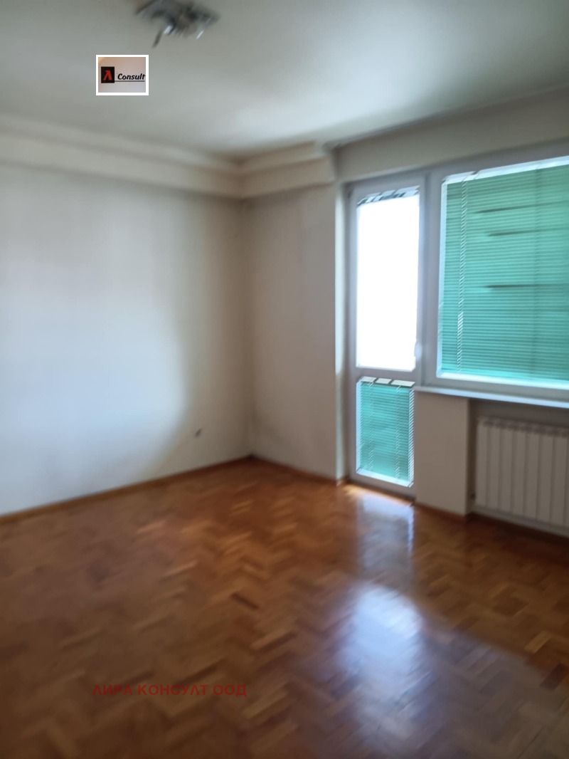 Till salu  2 sovrum Sofia , Strelbistje , 121 kvm | 74565722 - bild [8]