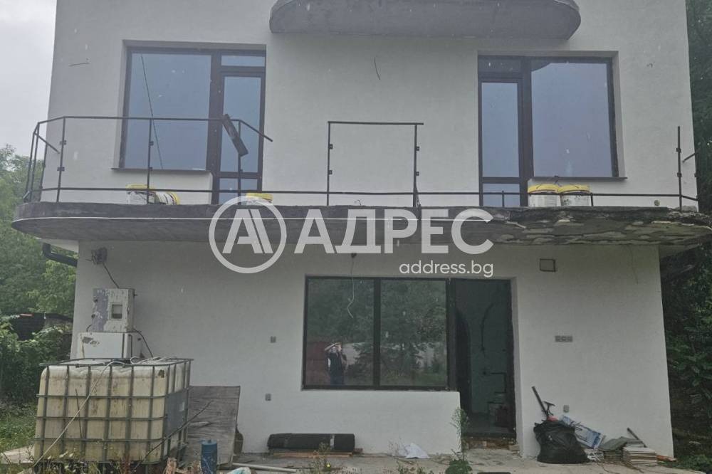 Продава КЪЩА, с. Нови хан, област София област