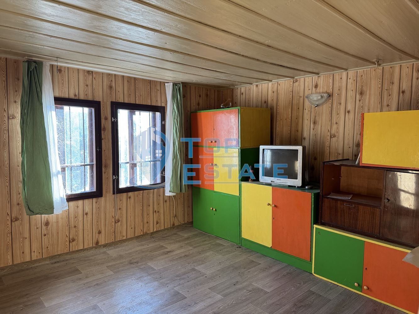 Продава КЪЩА, с. Малки чифлик, област Велико Търново, снимка 2 - Къщи - 48389497