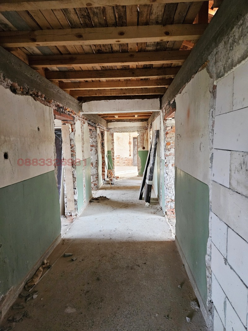 Продава КЪЩА, гр. Априлци, област Ловеч, снимка 11 - Къщи - 52783891