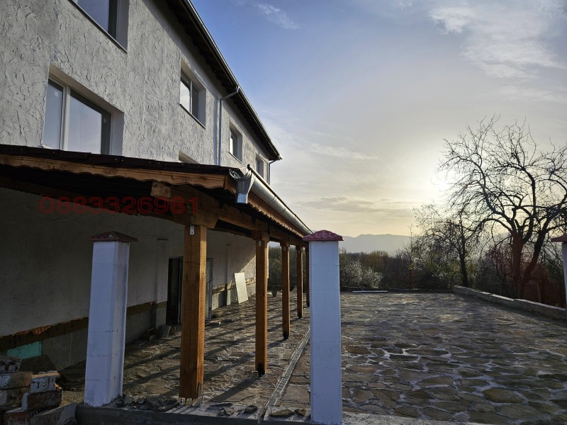 Продава КЪЩА, гр. Априлци, област Ловеч, снимка 3 - Къщи - 52783891