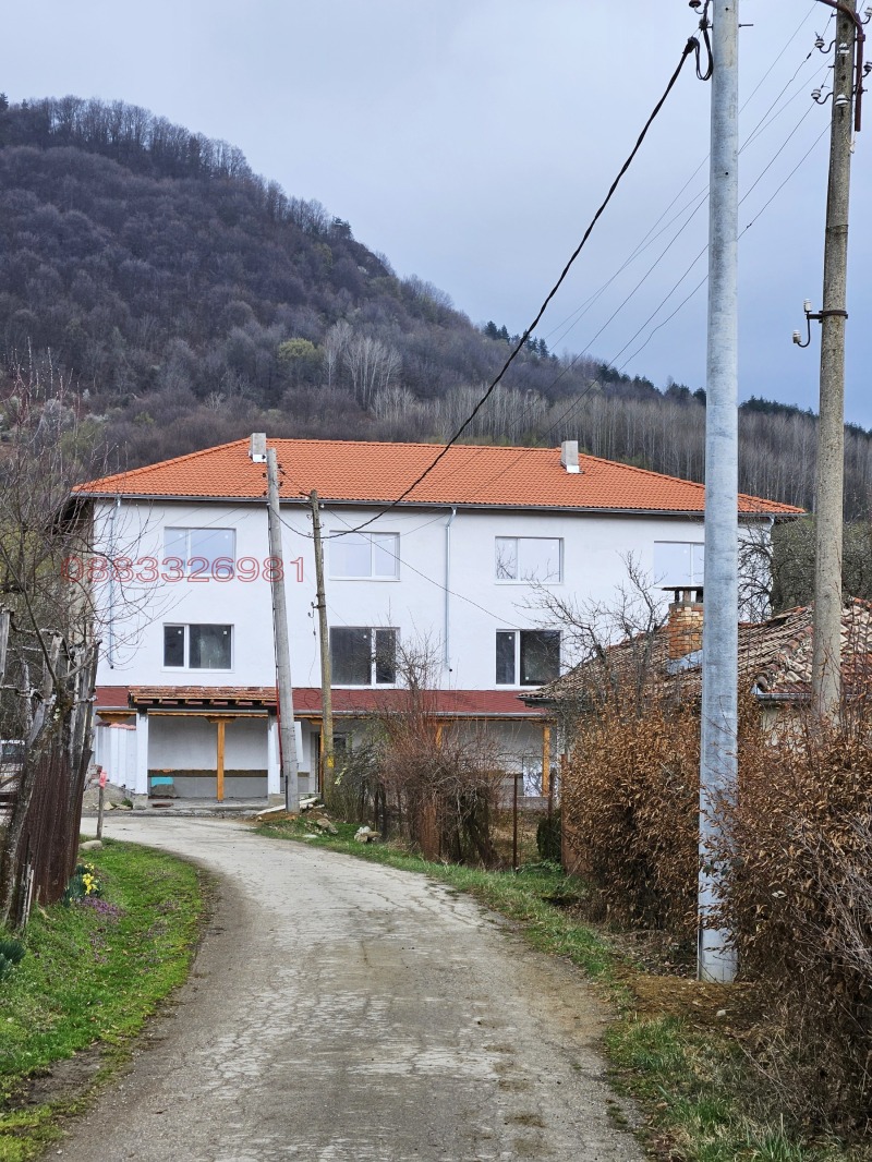 Продава КЪЩА, гр. Априлци, област Ловеч, снимка 5 - Къщи - 52783891