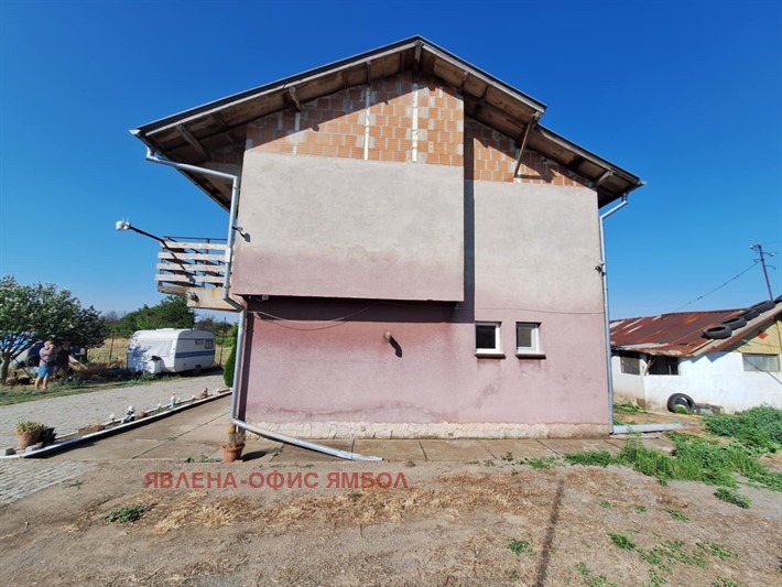 Продава КЪЩА, гр. Ямбол, Промишлена зона, снимка 2 - Къщи - 52845861
