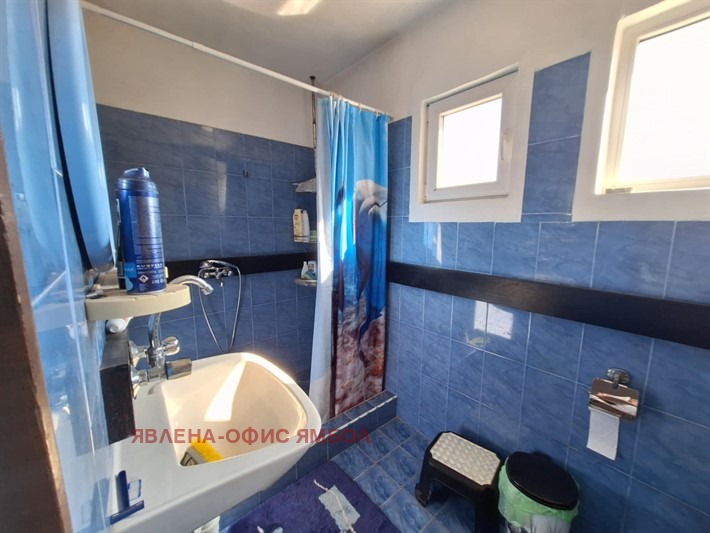 Продава КЪЩА, гр. Ямбол, Промишлена зона, снимка 12 - Къщи - 52845861