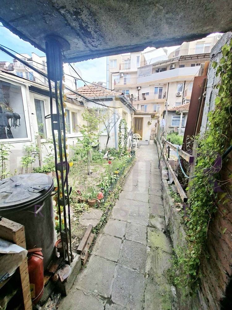 Продава КЪЩА, гр. Варна, Погреби, снимка 10 - Къщи - 55537278