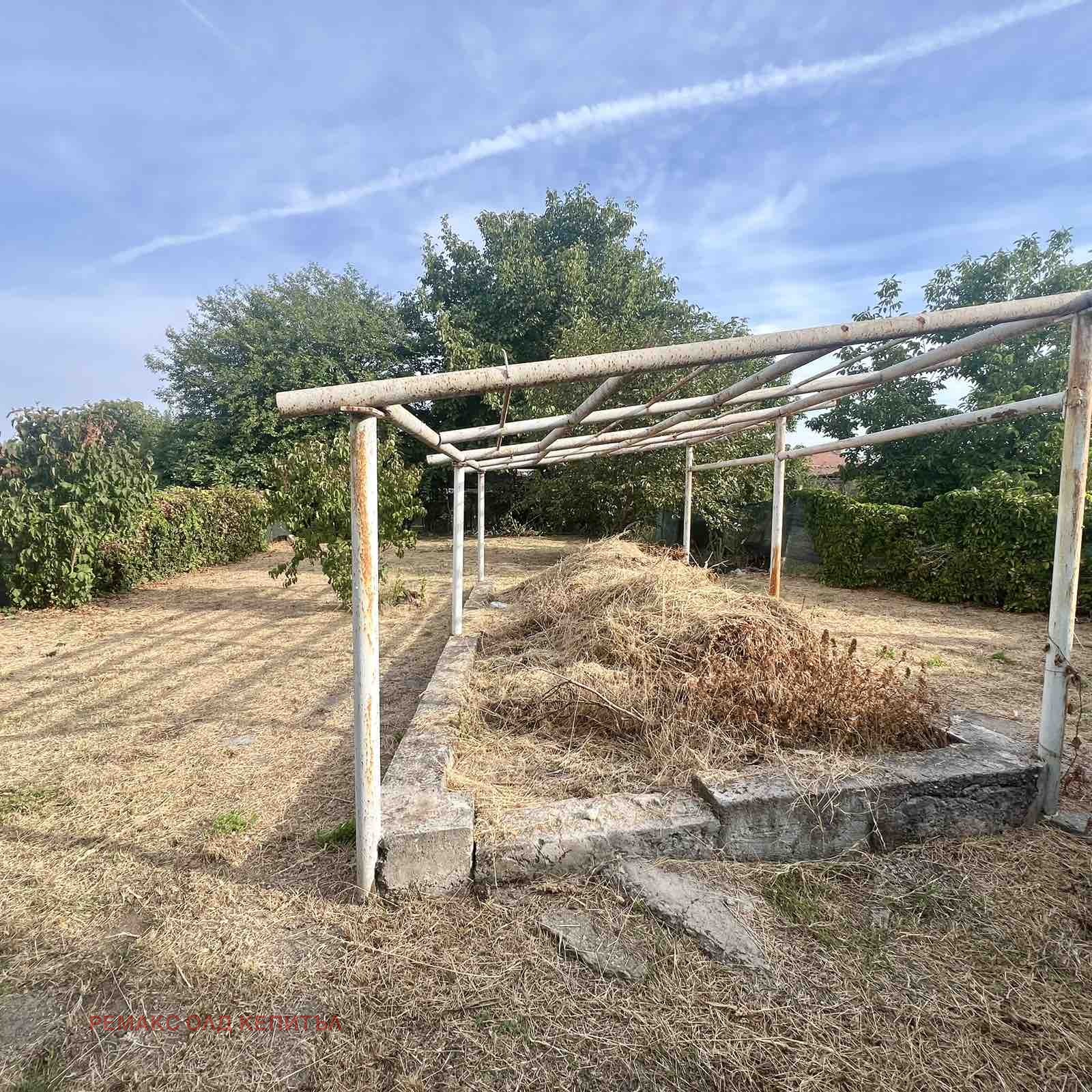 Продава КЪЩА, гр. Левски, област Плевен, снимка 16 - Къщи - 56250985