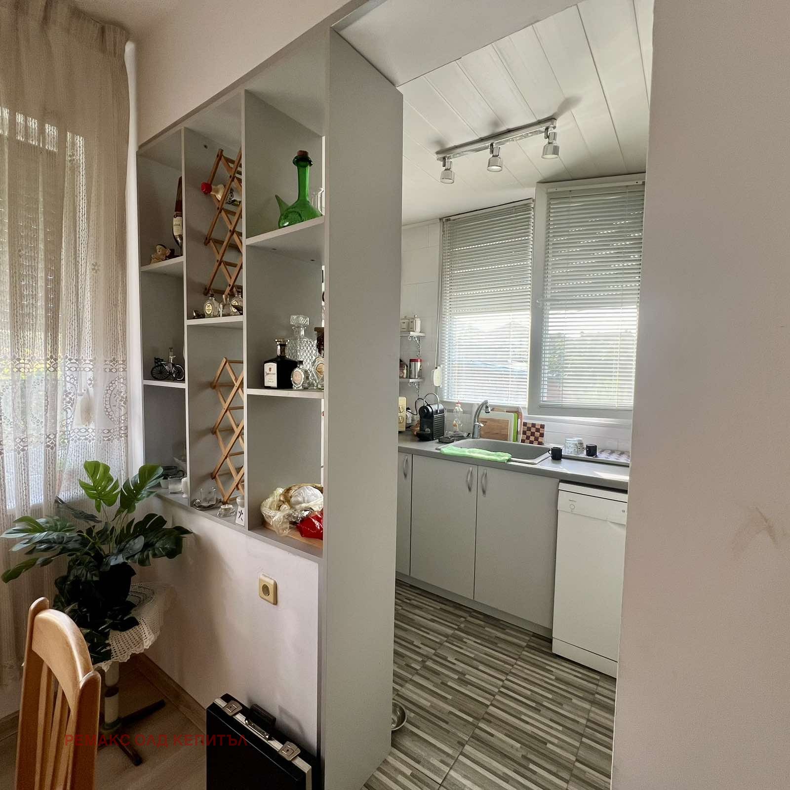 Продава КЪЩА, гр. Левски, област Плевен, снимка 5 - Къщи - 56250985