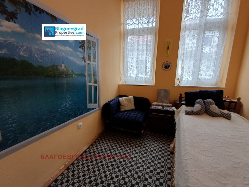 Продава 3-СТАЕН, гр. Благоевград, Идеален център, снимка 2 - Апартаменти - 53148038