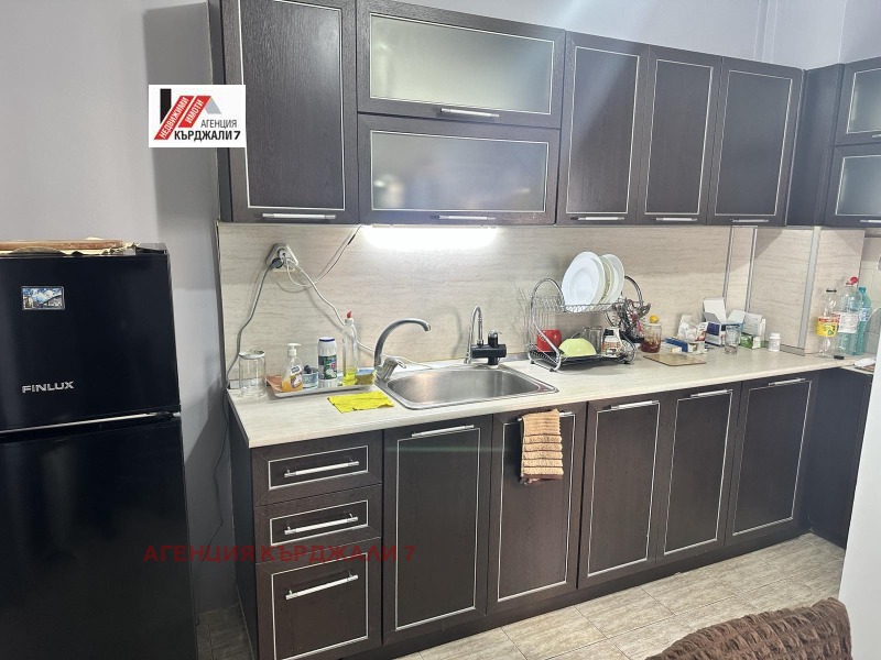 Продава 4-СТАЕН, гр. Кърджали, Възрожденци, снимка 2 - Апартаменти - 53522156