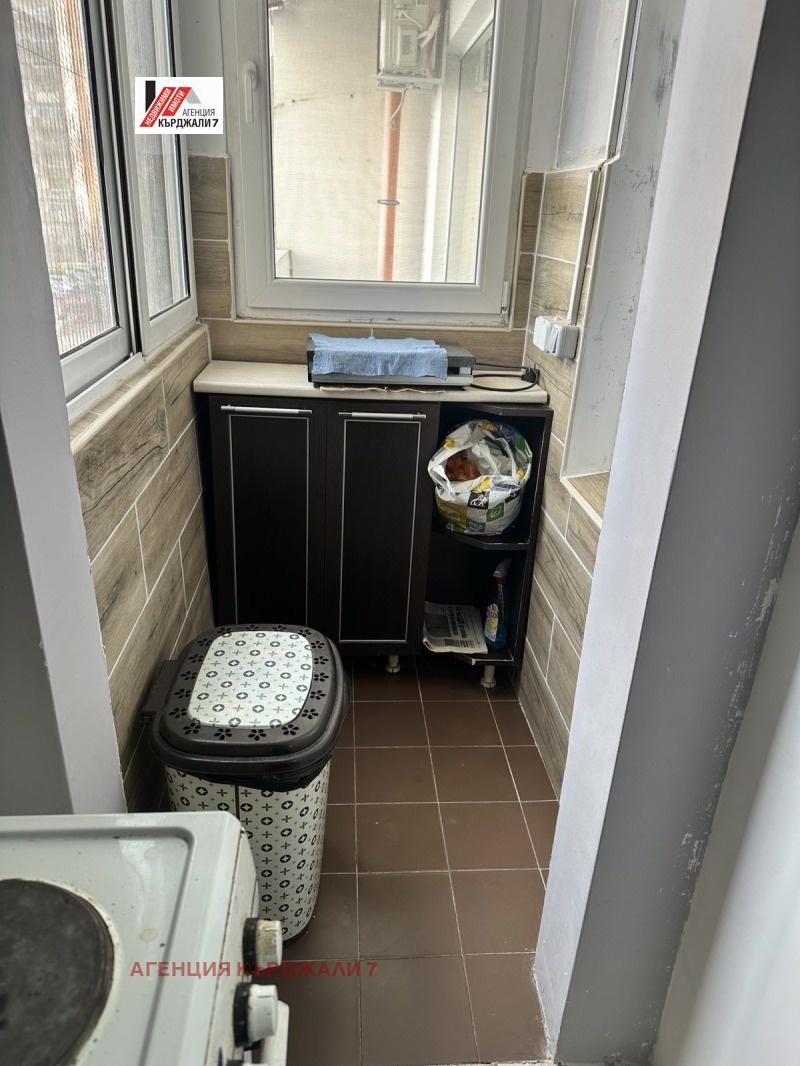 Продава 4-СТАЕН, гр. Кърджали, Възрожденци, снимка 3 - Апартаменти - 53522156