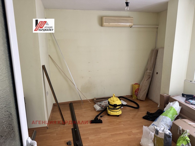 Продава 4-СТАЕН, гр. Кърджали, Възрожденци, снимка 8 - Апартаменти - 53522156