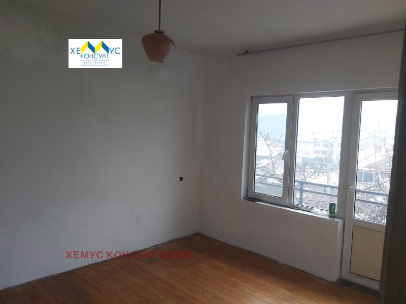 Продава ЕТАЖ ОТ КЪЩА, гр. Троян, област Ловеч, снимка 9 - Етаж от къща - 51998746