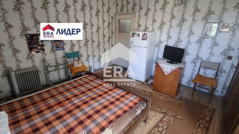 Продава ЕТАЖ ОТ КЪЩА, гр. Русе, Родина 1, снимка 11 - Етаж от къща - 55898561