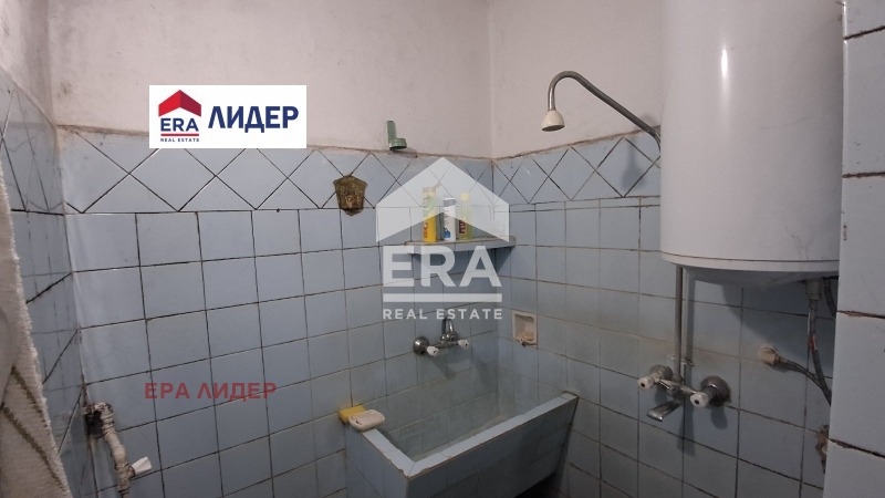 Продава ЕТАЖ ОТ КЪЩА, гр. Русе, Родина 1, снимка 8 - Етаж от къща - 55898561
