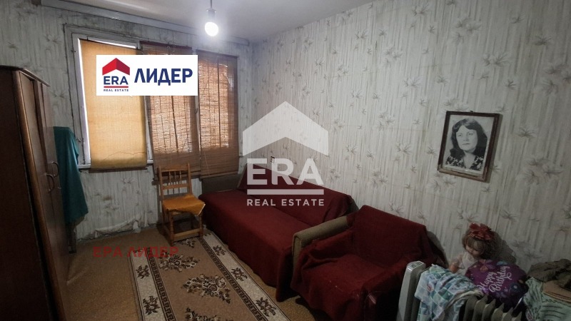 Продава ЕТАЖ ОТ КЪЩА, гр. Русе, Родина 1, снимка 13 - Етаж от къща - 55898561