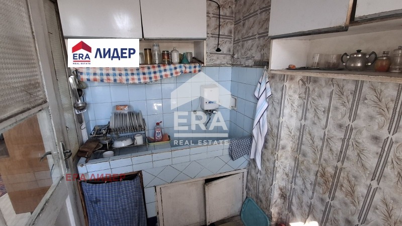 Продава ЕТАЖ ОТ КЪЩА, гр. Русе, Родина 1, снимка 9 - Етаж от къща - 55898561