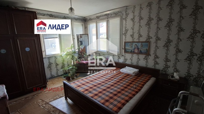 Продава ЕТАЖ ОТ КЪЩА, гр. Русе, Родина 1, снимка 5 - Етаж от къща - 55898561
