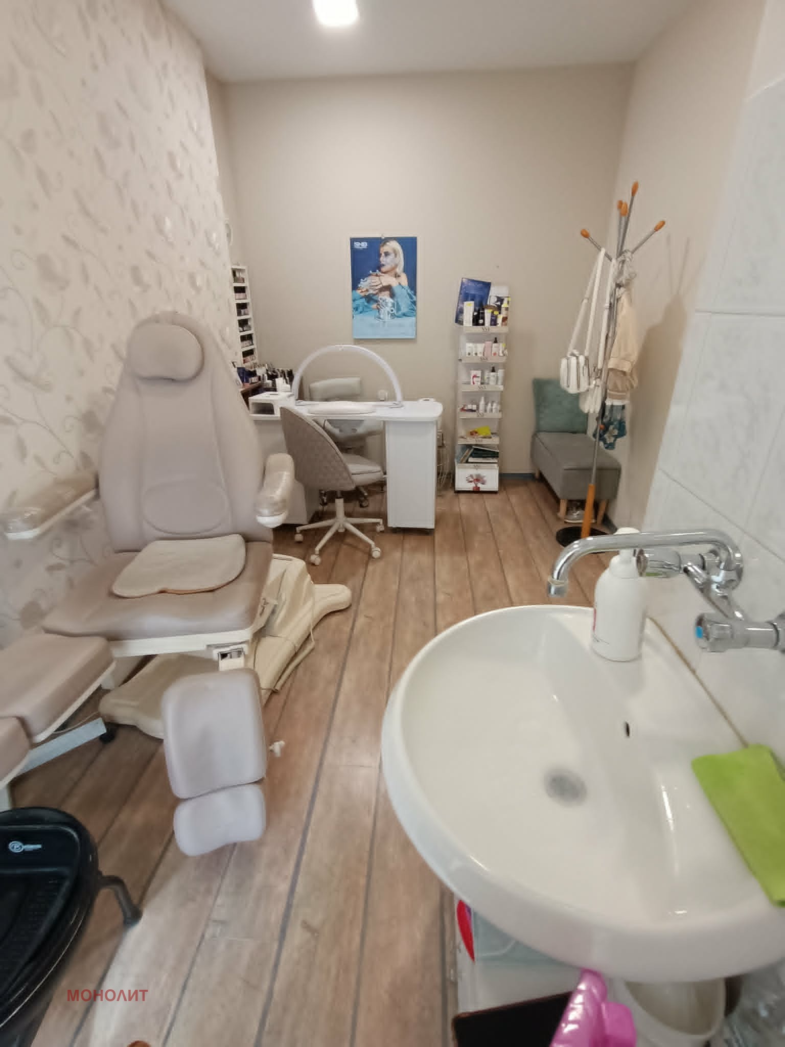 Продава ОФИС, гр. Габрово, Център, снимка 17 - Офиси - 55824277