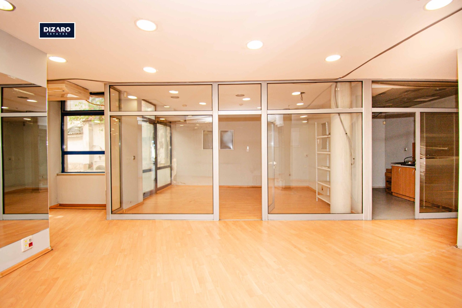 Продава МАГАЗИН, гр. Кюстендил, Център, снимка 8 - Магазини - 54278160