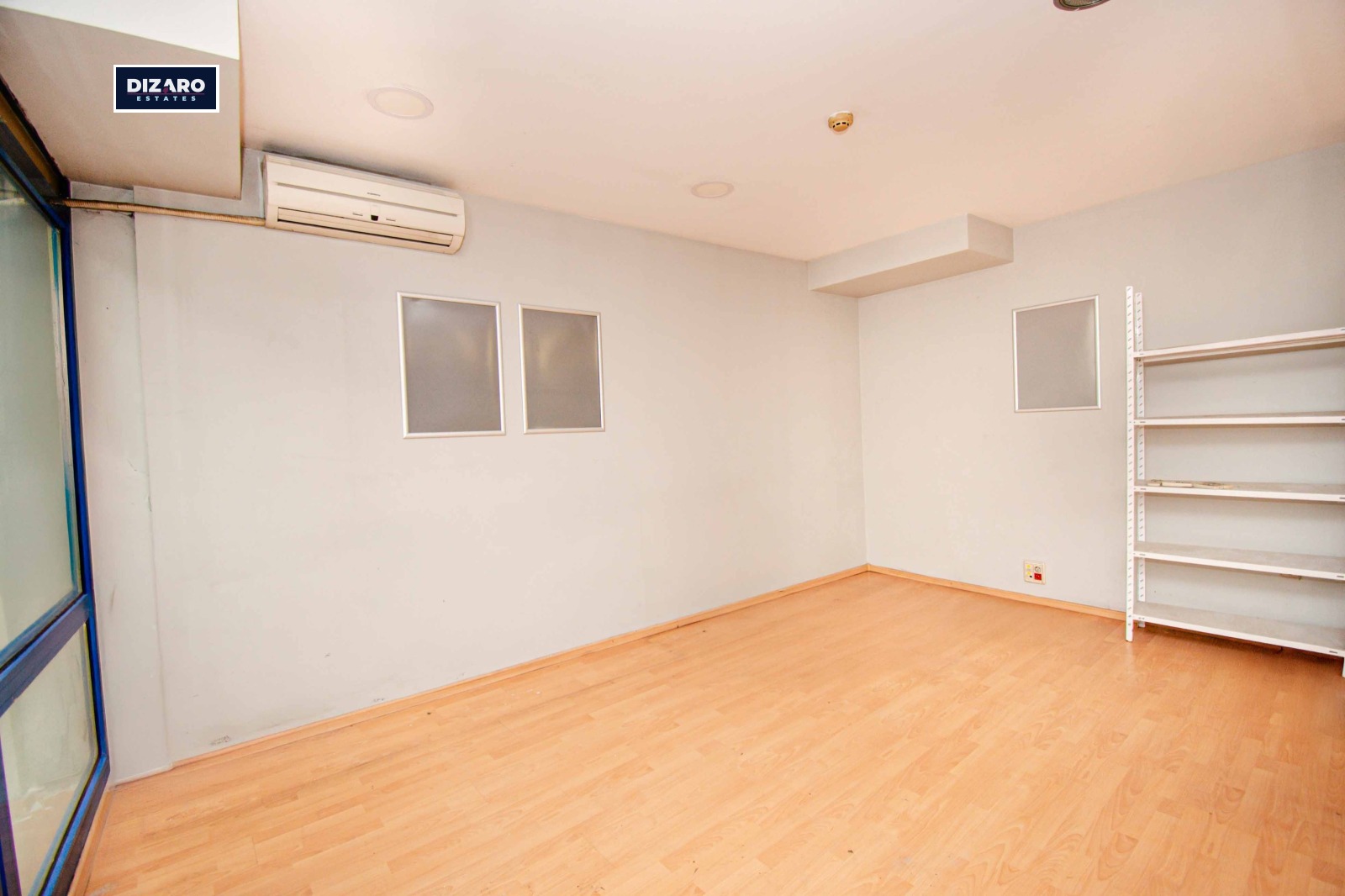 Продава МАГАЗИН, гр. Кюстендил, Център, снимка 10 - Магазини - 54278160