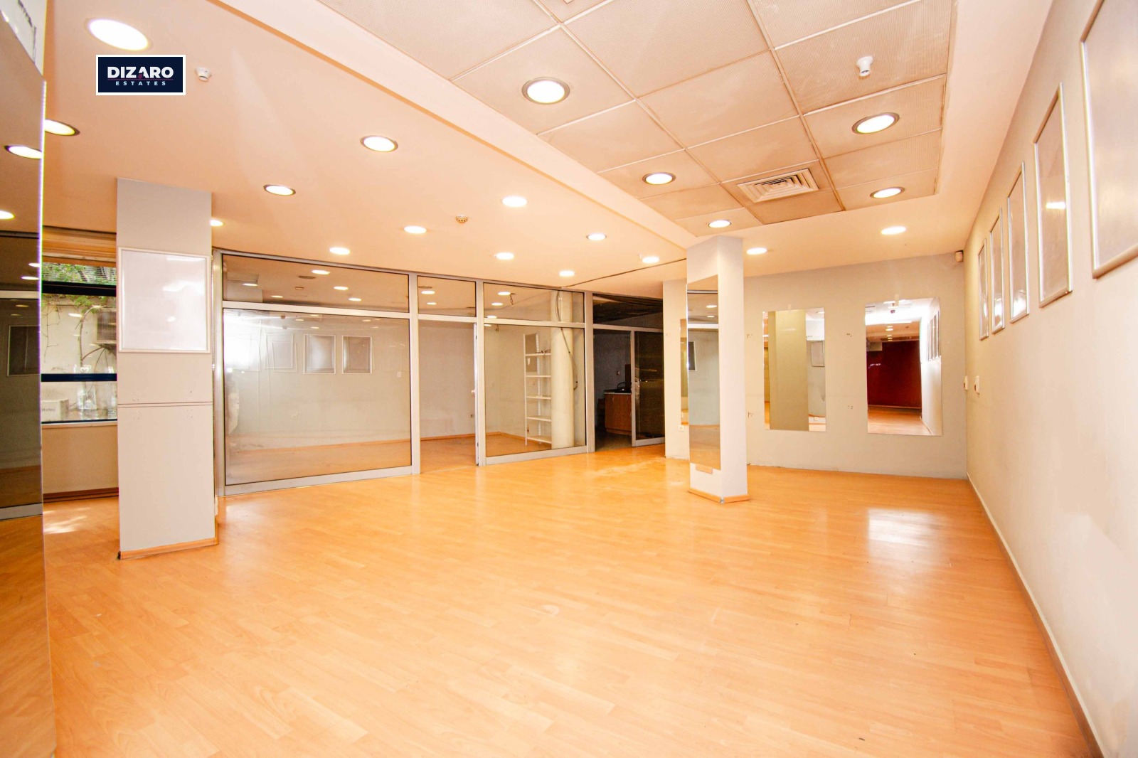 Продава МАГАЗИН, гр. Кюстендил, Център, снимка 11 - Магазини - 54278160