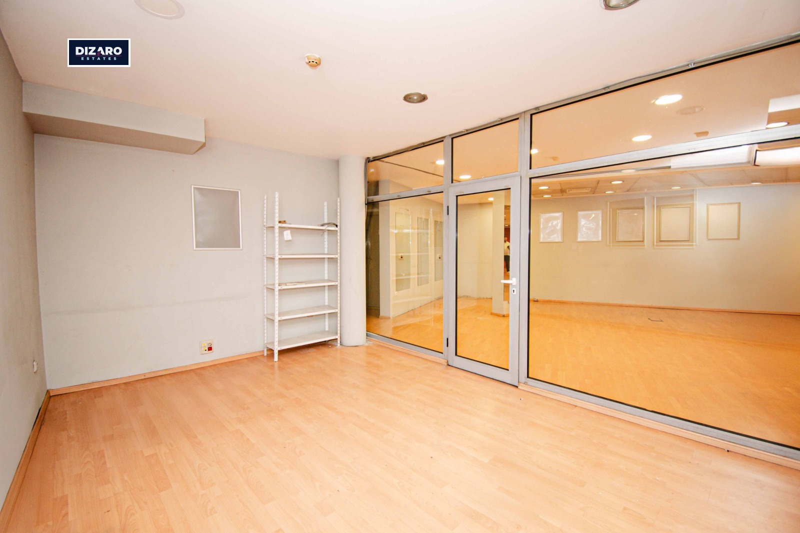 Продава МАГАЗИН, гр. Кюстендил, Център, снимка 9 - Магазини - 54278160