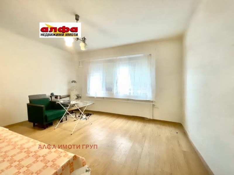 Продава 3-СТАЕН, гр. Добрич, Червената пръст, снимка 2 - Апартаменти - 52439263