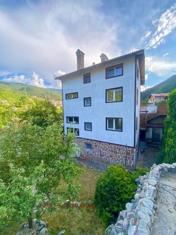 Продава КЪЩА, гр. Девин, област Смолян