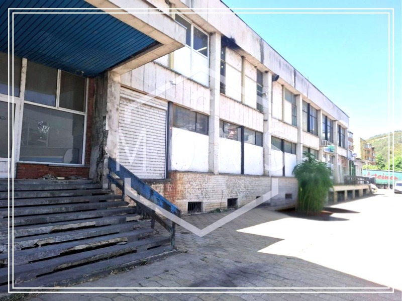 Till salu  Industribyggnad Veliko Tarnovo , Tjolakovci , 1100 kvm | 51074134