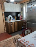 Продава ВИЛА, град Враца, Студентски град • 80000 лв. / 40903.35 € • 83991565 10