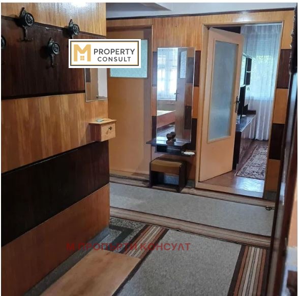 Продава ЕТАЖ ОТ КЪЩА, гр. Плевен, Широк център, снимка 5 - Етаж от къща - 54029102