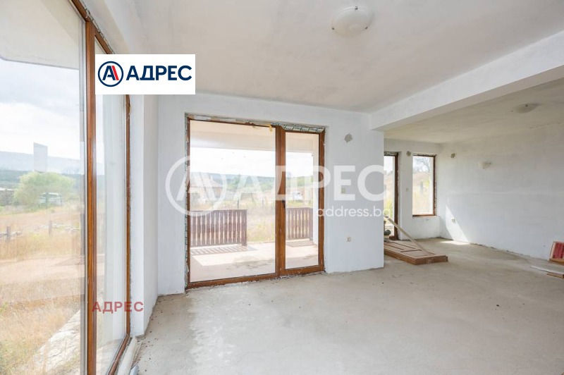 Продава КЪЩА, с. Църква, област Добрич, снимка 5 - Къщи - 52747123