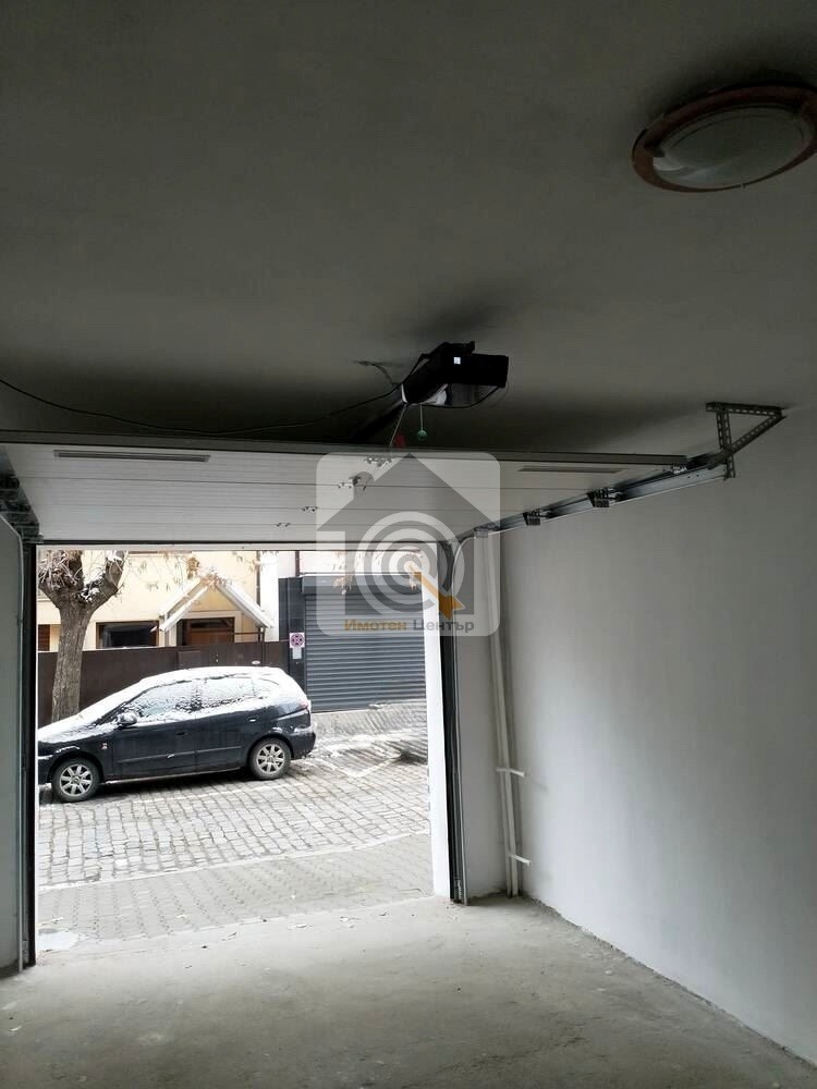 Продава ГАРАЖ, ПАРКОМЯСТО, гр. София, Център