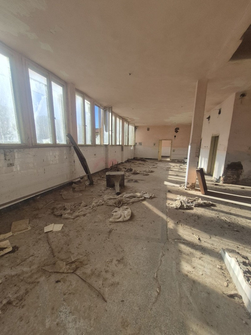 Продава ПРОМ. ПОМЕЩЕНИЕ, с. Беглеж, област Плевен, снимка 12 - Производствени сгради - 52533320