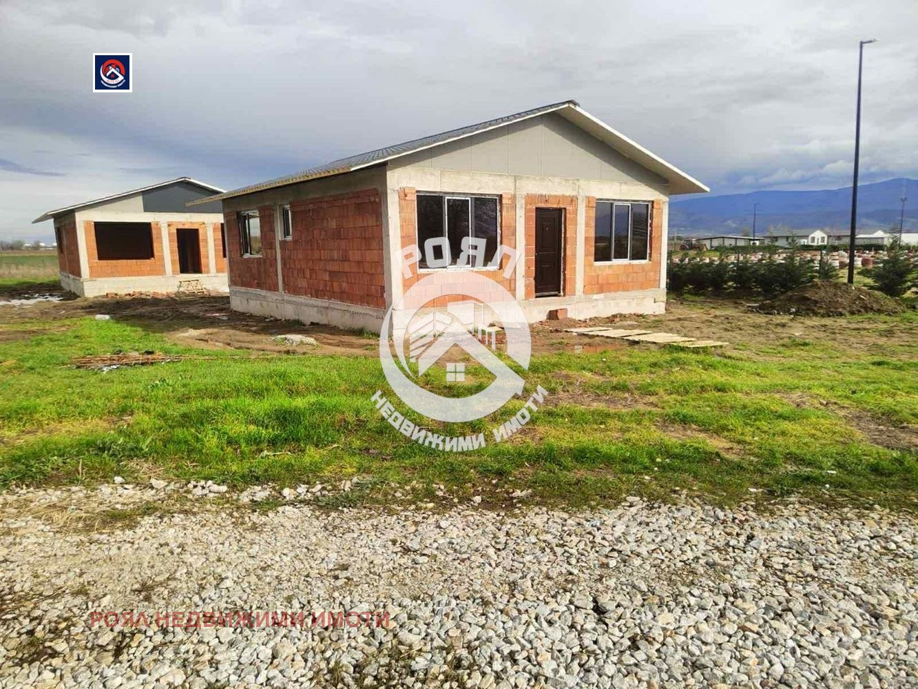 Продава КЪЩА, с. Оризари, област Пловдив, снимка 2 - Къщи - 54152711