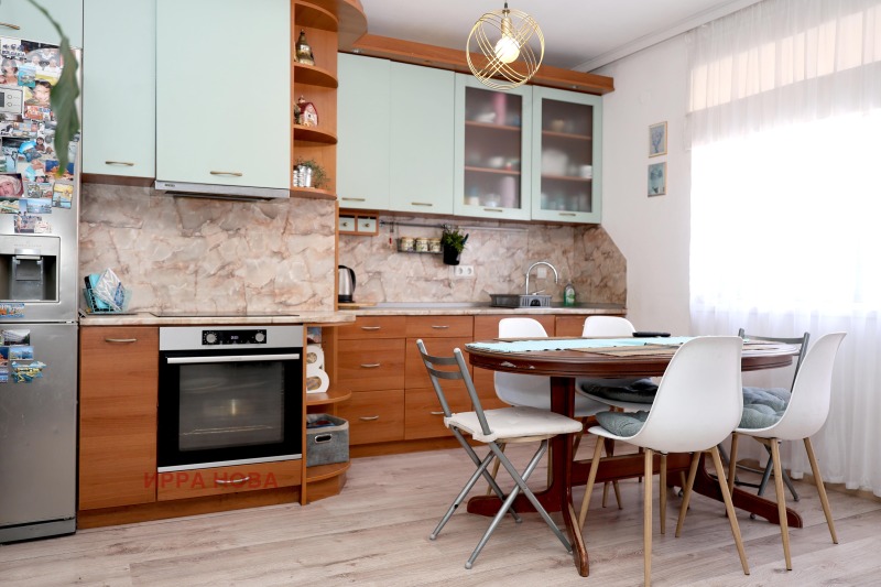 Продава 4-СТАЕН в град София, Център - 143 кв.м / 380 000 € » 743 215.40 лв., ИРРА НОВА
