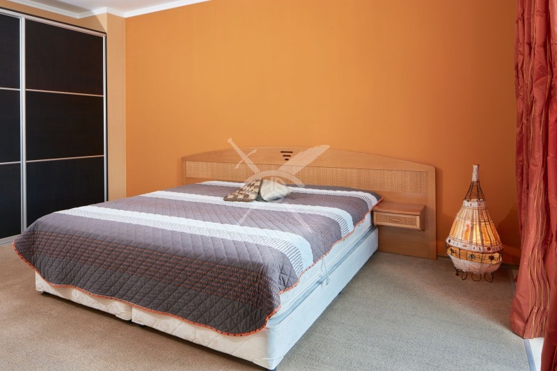 Продава МНОГОСТАЕН в област Бургас, к.к. Слънчев бряг - 244 кв.м / 463 600 € » 906 722.79 лв., ЕКС НВД БУРГАС ООД