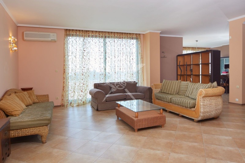 Zu verkaufen  3+ Schlafzimmer region Burgas , k.k. Slantschew brjag , 244 qm | 73446691 - Bild [7]