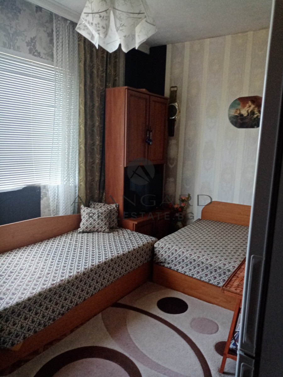 Продава 4-СТАЕН, гр. Пловдив, Прослав, снимка 3 - Апартаменти - 56196348